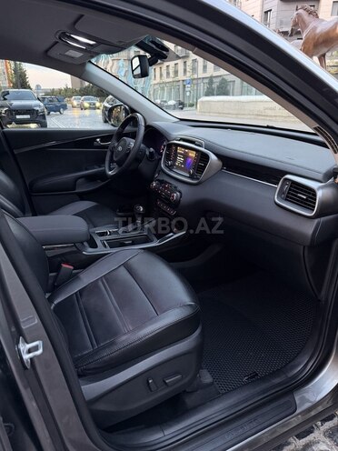Kia Sorento-13