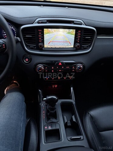 Kia Sorento-16