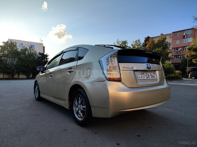 Toyota Prius-4