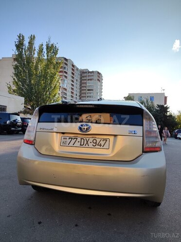 Toyota Prius-3