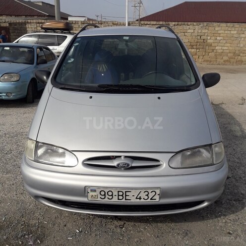 Ford Galaxy-1