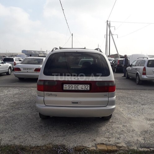 Ford Galaxy-8