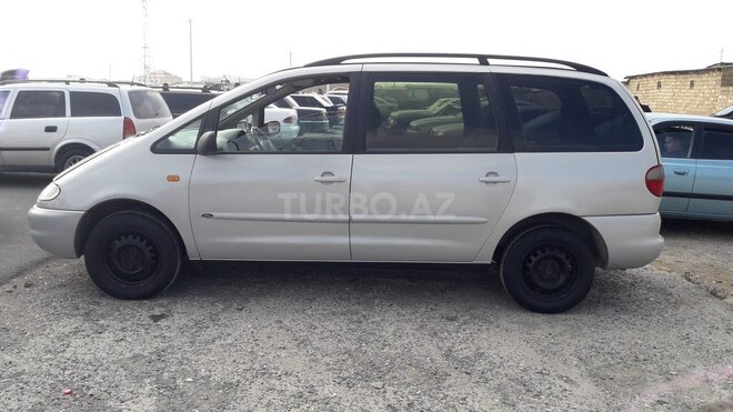 Ford Galaxy-5