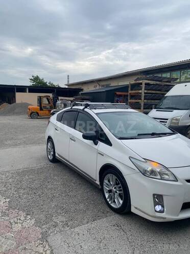 Toyota Prius-2
