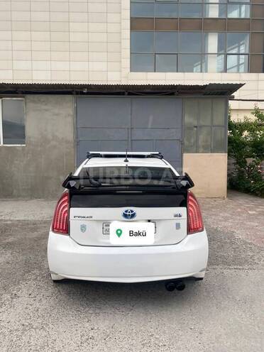 Toyota Prius-4