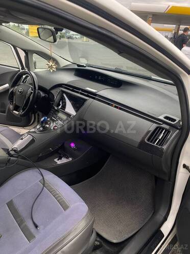 Toyota Prius-9