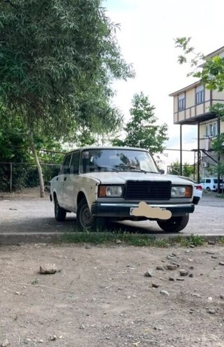 LADA (VAZ) 2107-1