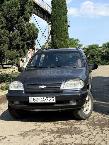 Chevrolet Niva-1