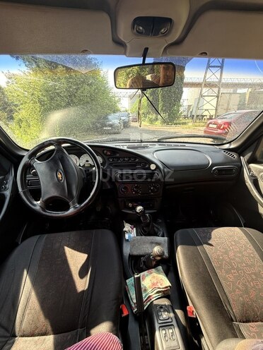 Chevrolet Niva-8
