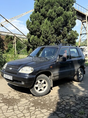 Chevrolet Niva-4