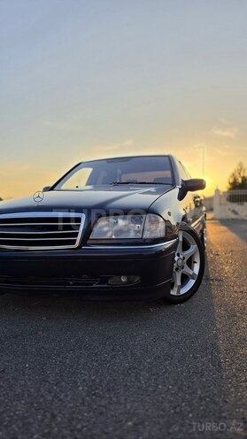 Mercedes C 240-19
