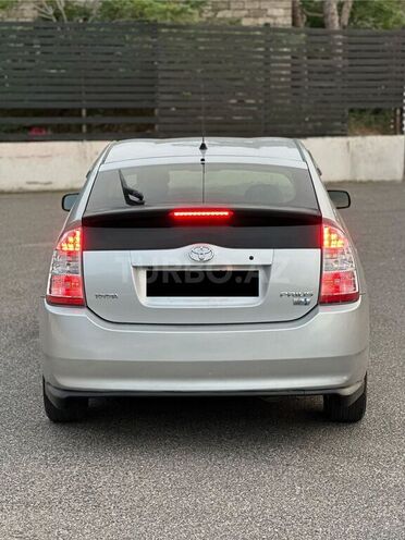 Toyota Prius-4