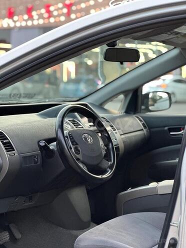 Toyota Prius-13