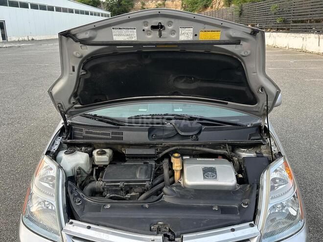 Toyota Prius-10