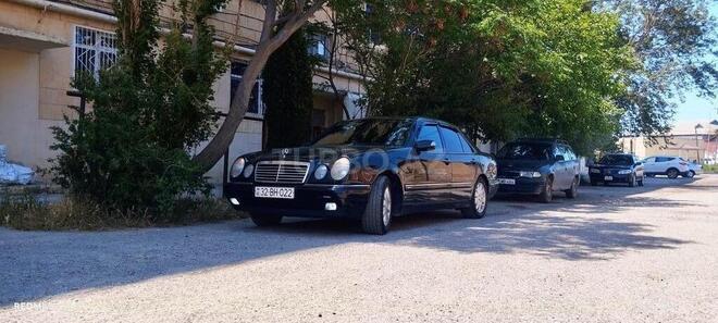 Mercedes E 280-8
