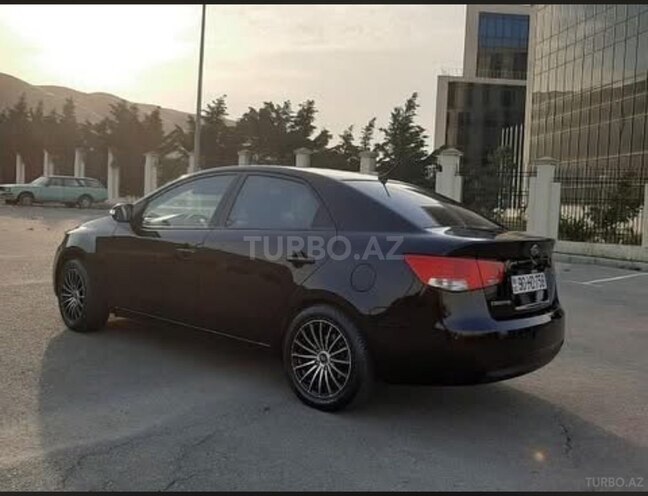 Kia Cerato-5