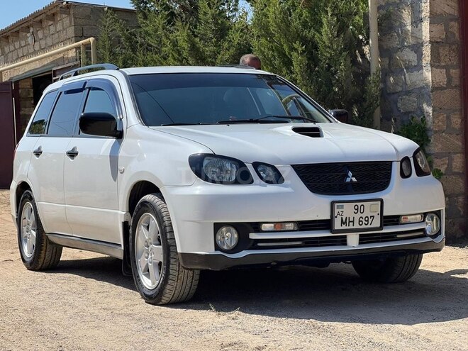 Mitsubishi Airtrek-1