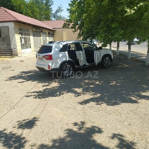 Kia Sorento-12