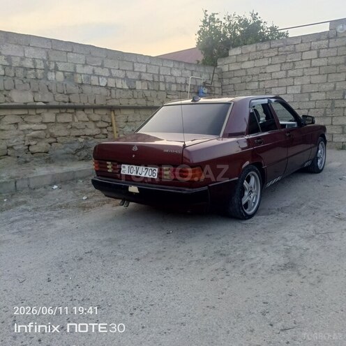 Mercedes 190-4