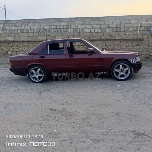 Mercedes 190-5