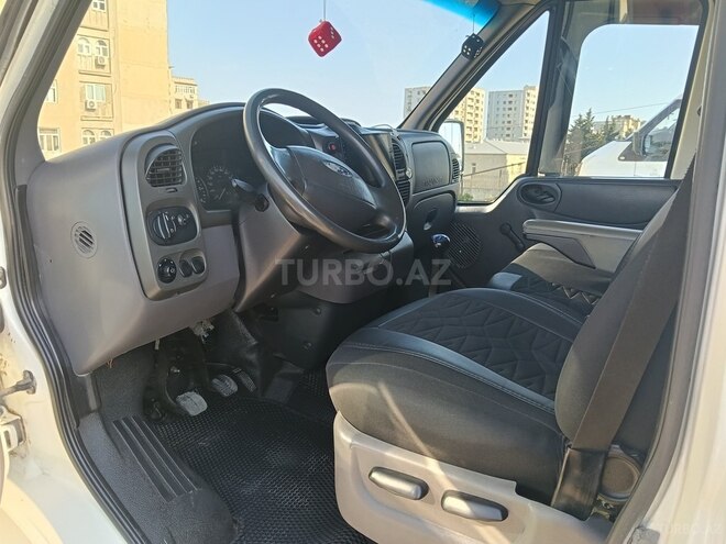 Ford Transit-6