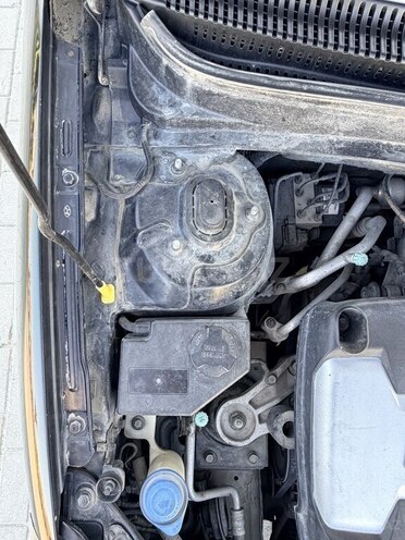 Hyundai Accent-10
