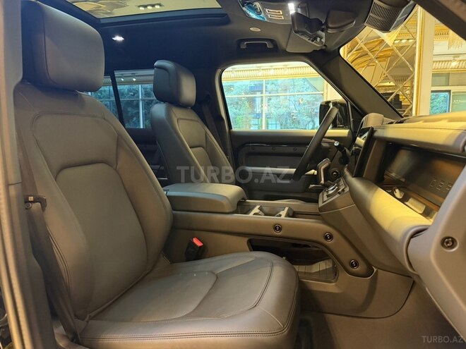 Land Rover Defender-13