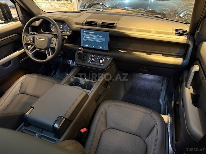 Land Rover Defender-12