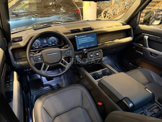 Land Rover Defender-11