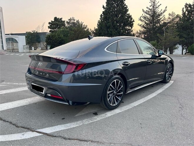 Hyundai Sonata-2