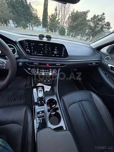 Hyundai Sonata-15