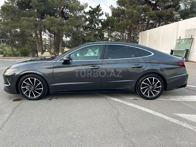 Hyundai Sonata-4