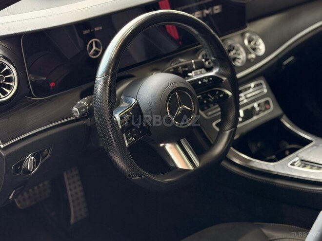 Mercedes E 200-11
