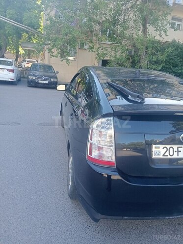 Toyota Prius-5