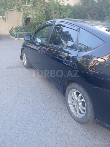 Toyota Prius-4