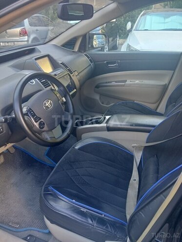 Toyota Prius-10