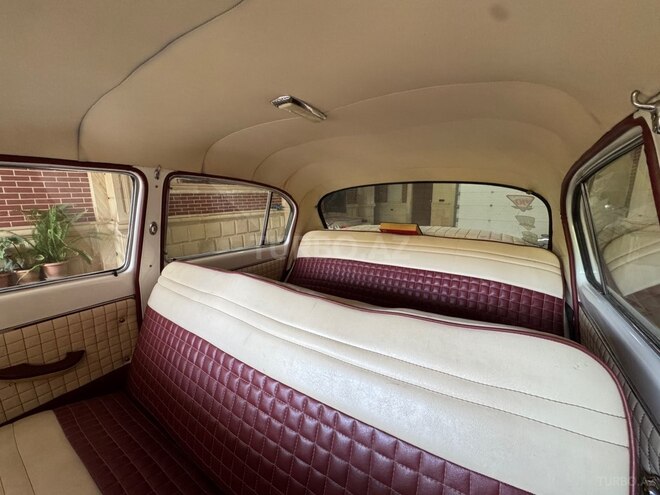 GAZ 21 "Volga"-7