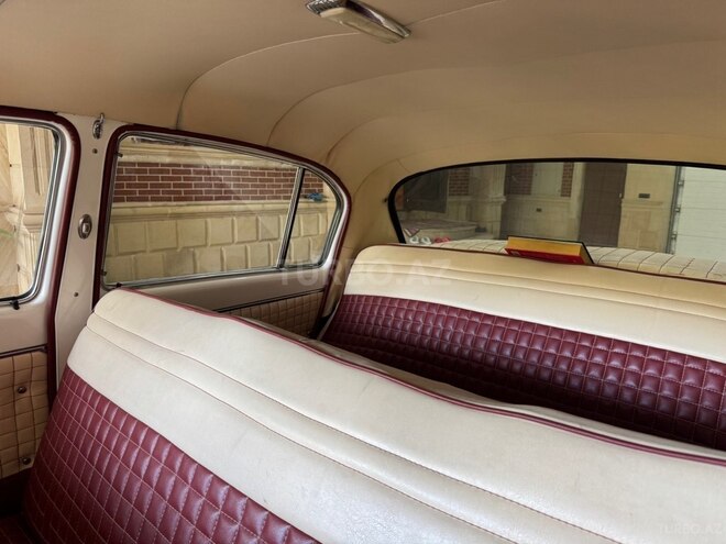 GAZ 21 "Volga"-4