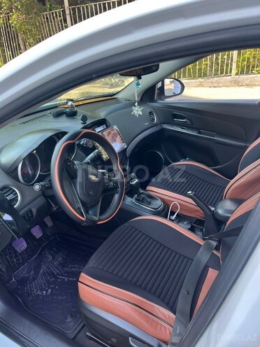 Chevrolet Cruze-10