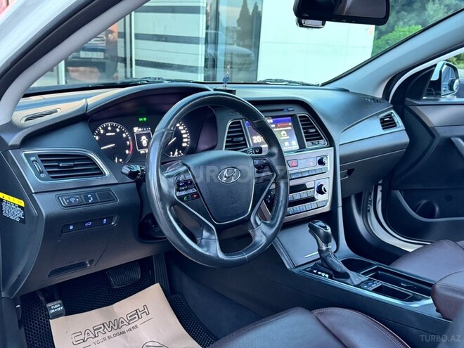 Hyundai Sonata-14