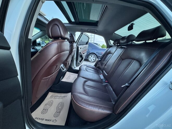 Hyundai Sonata-24
