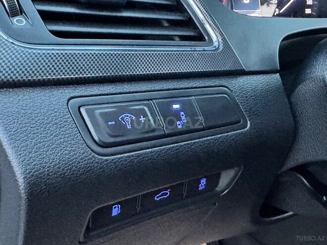 Hyundai Sonata-29