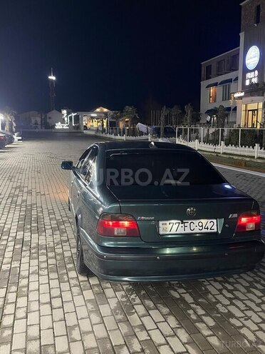 BMW 528-2