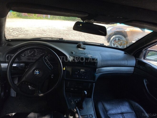 BMW 528-5