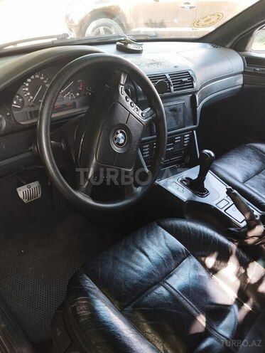BMW 528-7
