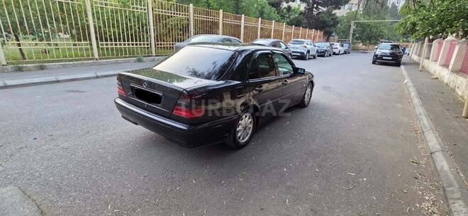 Mercedes C 220-11
