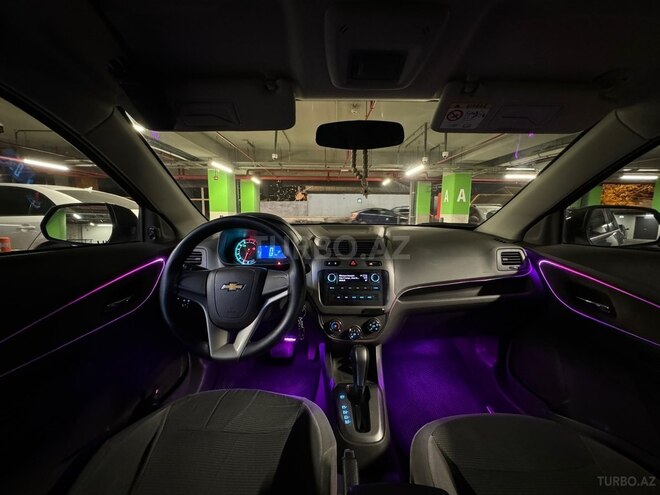 Chevrolet Cobalt-12