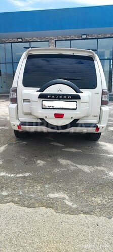 Mitsubishi Pajero-11