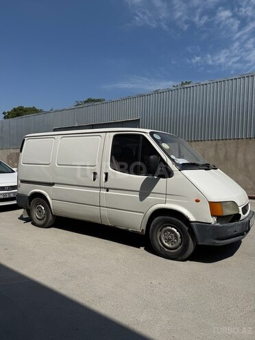 Ford Transit-7