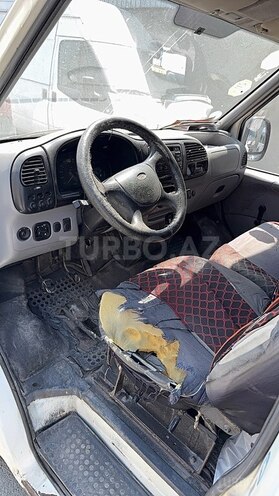 Ford Transit-9